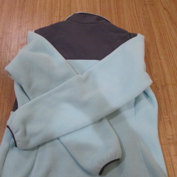 The North Face Medium Fleece Zippered jacket women's light winter coat - Picture 3 of 5